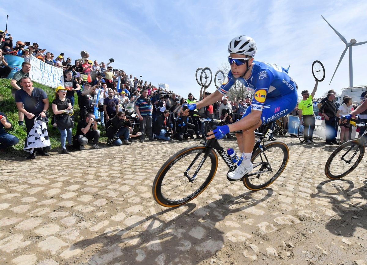 Terpstra blij met 3e plek in Parijs-Roubaix: 'Dit is toch kicken?!'