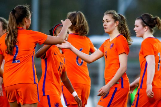 Groot talent Joëlle Smits gaat bij FC Twente voetballen
