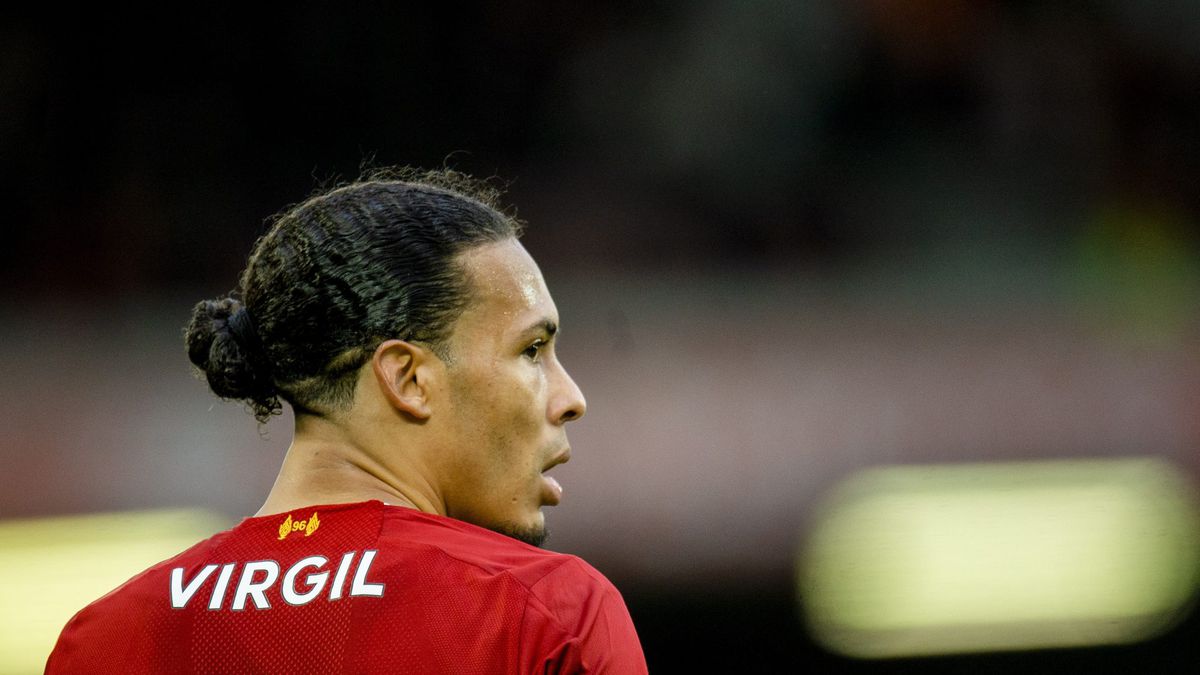 Engelse media melden Juventus-bod op Virgil van Dijk