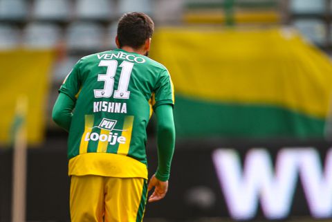 📸 | ADO-speler Ricardo Kishna zet Amsterdams penthouse voor miljoenen te koop