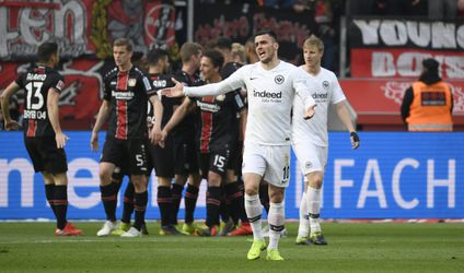 Bizarre eerste helft voor Peter Bosz: zijn Leverkusen staat met 6-1 (!) voor tegen Frankfurt