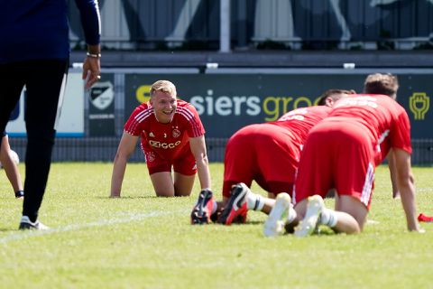 Perr Schuurs wijst buitenlandse clubs af en blijft bij Ajax: 'Wil Champions League winnen'