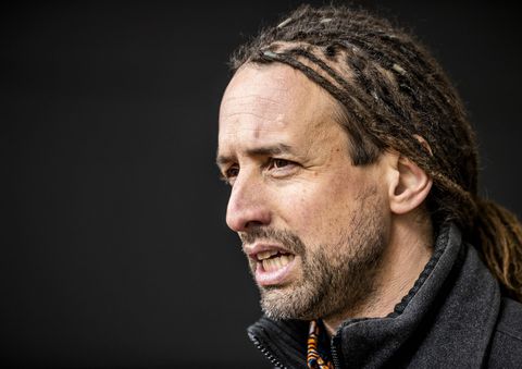 Johan Derksen noemt Willem Engel een kwal: social media in discussie