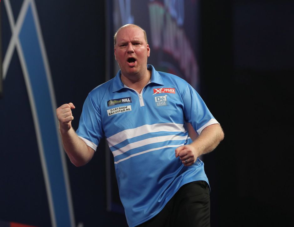 Dutch Darts Masters: Van Gerwen, Barney en Van der Voort overleven 2e ronde