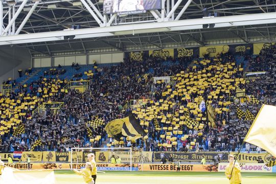 Vitesse krijgt steun van 500 fans in slotduel met FC Twente