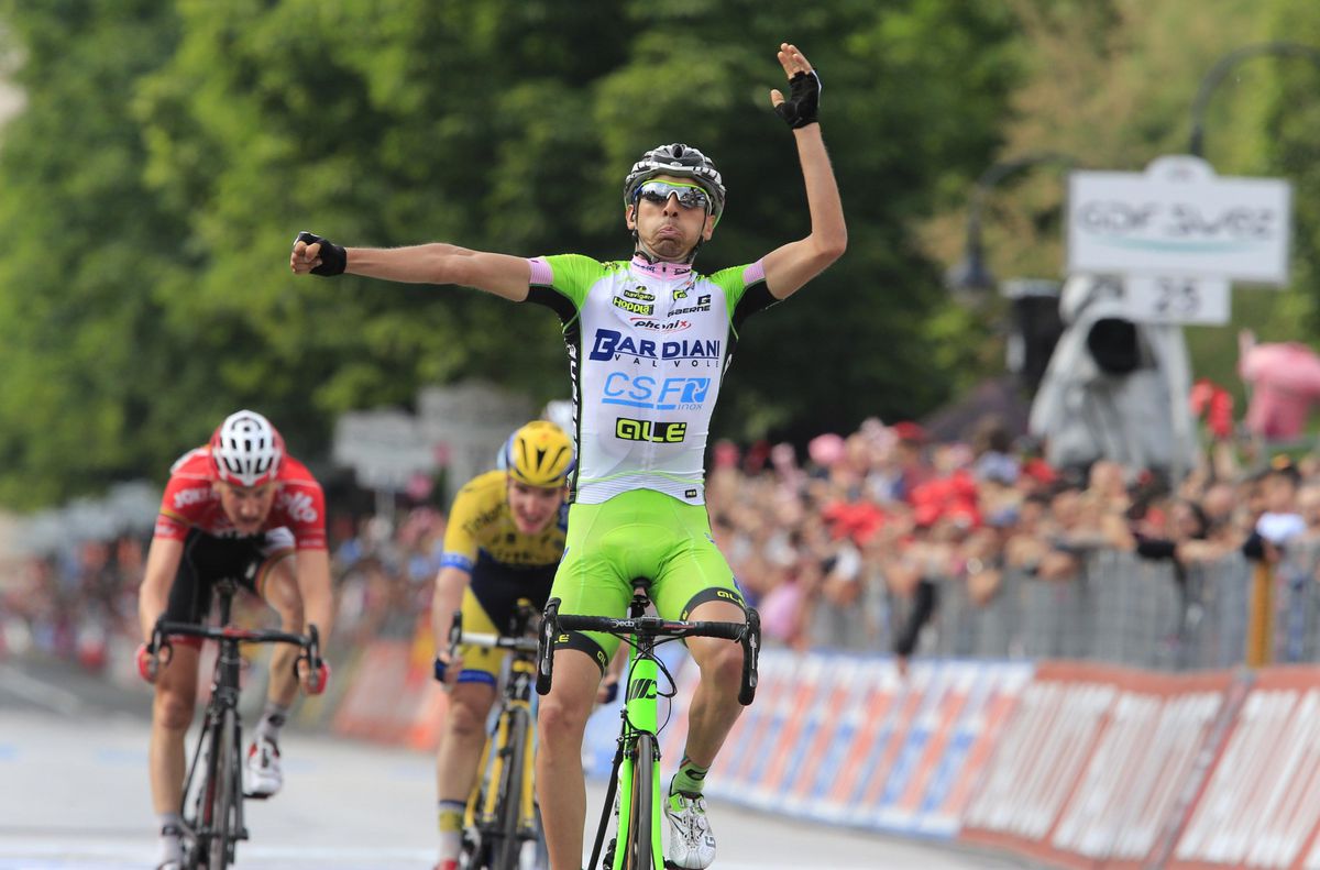 Vlak voor Giro weer raak: Bardiani-kopmannen betrapt op doping