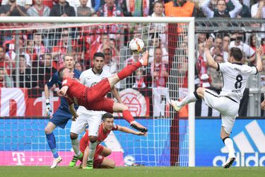 Ribéry scoort wereldgoal in jubileumwedstrijd (video)