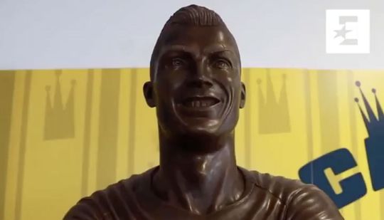 Om op te vreten: nieuw standbeeld van Ronaldo is 100% van chocola