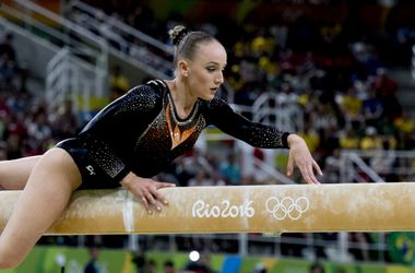 Wevers buigt voor Chinese turnsters bij rentree na Rio