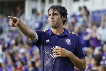 Kaká kapt definitief met ballen