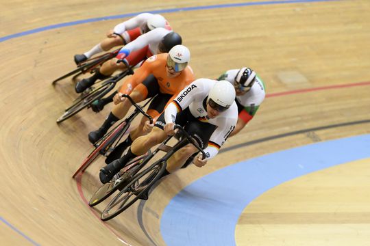 Deze keer is het de beurt aan Jeffrey Hoogland: EK-goud op de keirin