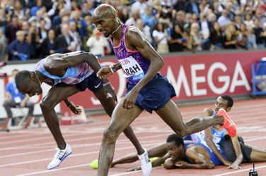 Mo Farah wint op bizarre manier laatste race