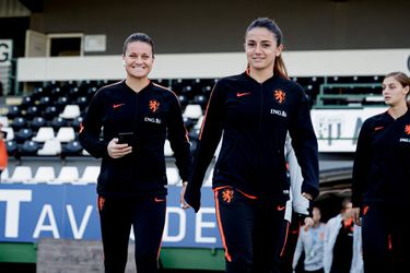 Sari van Veenendaal doet oproep voor haar maatje: 'Zing dit nummer in de 10de minuut' (video)