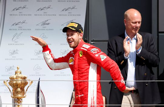 Vettel vocht ondanks stijve nek als een leeuw op Silverstone