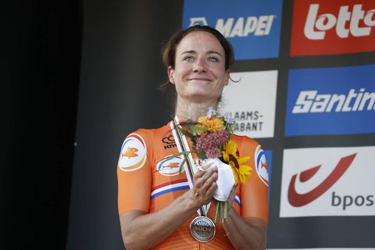 Tranen bij Marianne Vos na 6e (!) WK-zilver: 'Ik weet niet wat er fout ging'