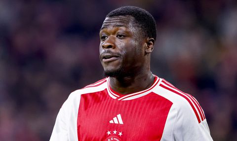 Brian Brobbey verkeert in uitstekende vorm, maar wordt te vroeg gewisseld tegen PEC: 2-2