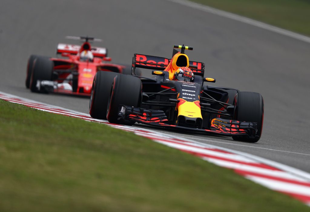 Verstappen start Chinese Grand Prix van laatste startrij (video)