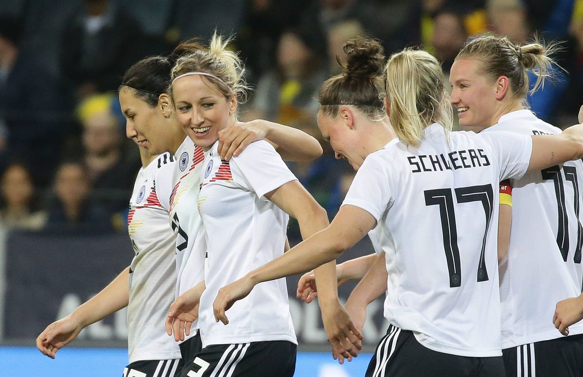 Duitse vrouwen maken supersterke WK-promo: 'Weet je wel hoe ik heet?' (video)