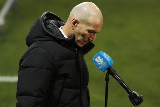 Real-coach Zinedine Zidane heeft corona en mist de uitwedstrijd bij Deportivo Alavés