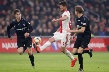 Deze aanname van Huntelaar was misschien wel hét moment van Ajax-Heerenveen (video)
