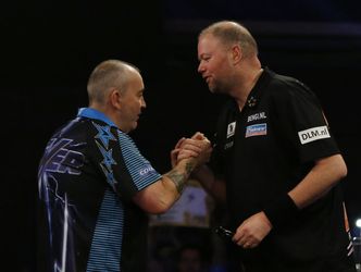 Van Barneveld toont tegen Taylor twee gezichten