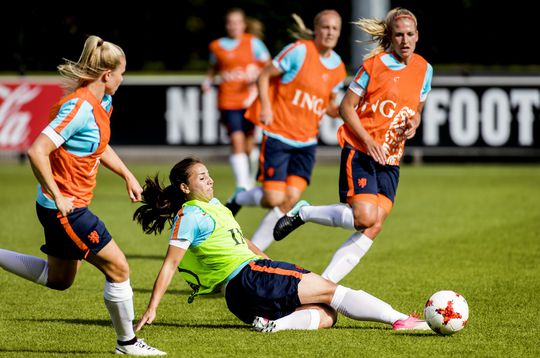 Martens en Van Es: voetbalvriendinnen samen Oranje Leeuwinnen