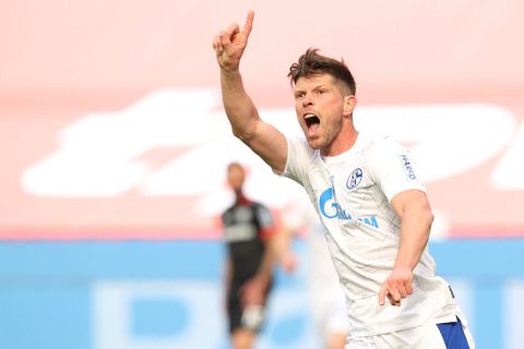 Schalke 04 moet bezuinigen en neemt afscheid van Klaas-Jan Huntelaar