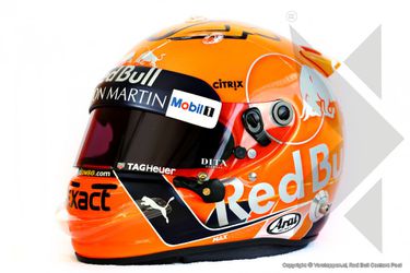 Max Verstappen rijdt in België met nieuwe, knaloranje helm (foto's)