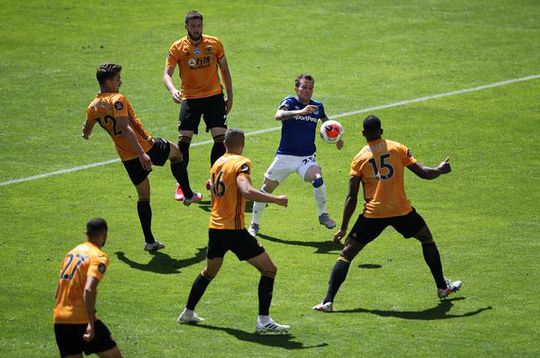 🎥 | Wolverhampton Wanderers ruikt het EL-ticket na winst op Everton