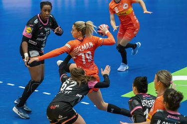 Oranjevrouwen verslaan Spanje op WK handbal en gaan foutloos naar kwartfinale