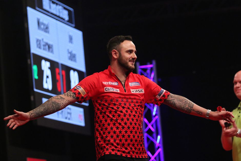 Joe Cullen begint EK darts met dikke zege op King