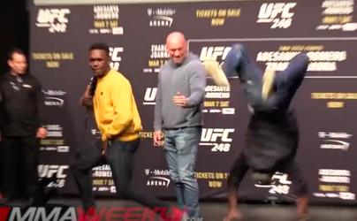 😂😂😂 | UFC'ers Yoel Romero en Israel Adesanya houden dansbattle na persconferentie