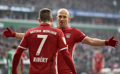 Robben ramt bal ongelooflijk lekker binnen (video)