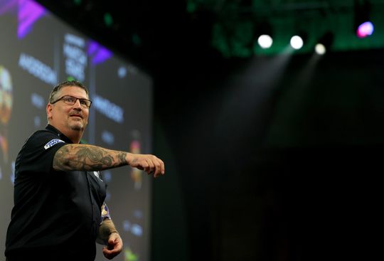 Live WK darts | 'Dark horse' Gary Anderson laat topvorm zien, Van Gerwen en Noppert kennen hun tegenstanders