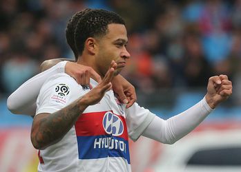 Memphis meldt zich weekje te laat eindelijk op training Lyon