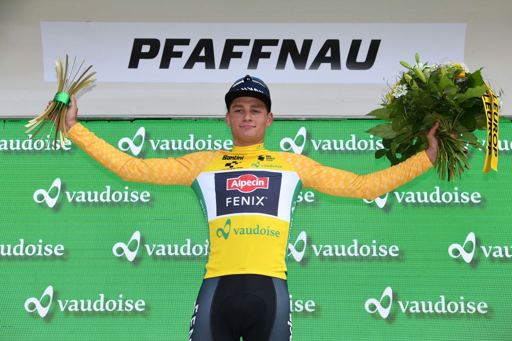 Mathieu van der Poel blijft hongerig na 2e ritzege in Zwitserland: 'Wie weet kan ik dan ook winnen'