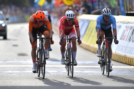 Dylan van Baarle kan zilver op WK amper geloven: '3 weken geleden kon ik niet eens lopen'