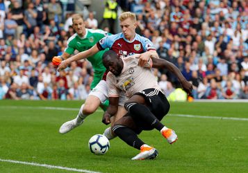 Manchester United pakt dankzij Lukaku belangrijke overwinning bij Burnley