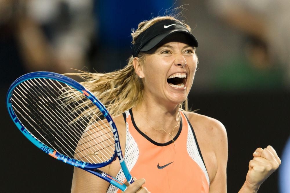 Sharapova: eerst met tissues thuis op de bank, nu met racket op het centercourt