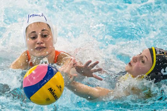 Waterpolosters verliezen eerste pot van VS