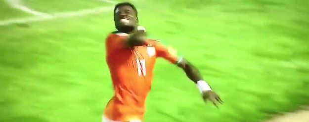 WTF?! Veelbesproken Aurier scoort en maakt vervolgens dit smerig snijgebaar (video)