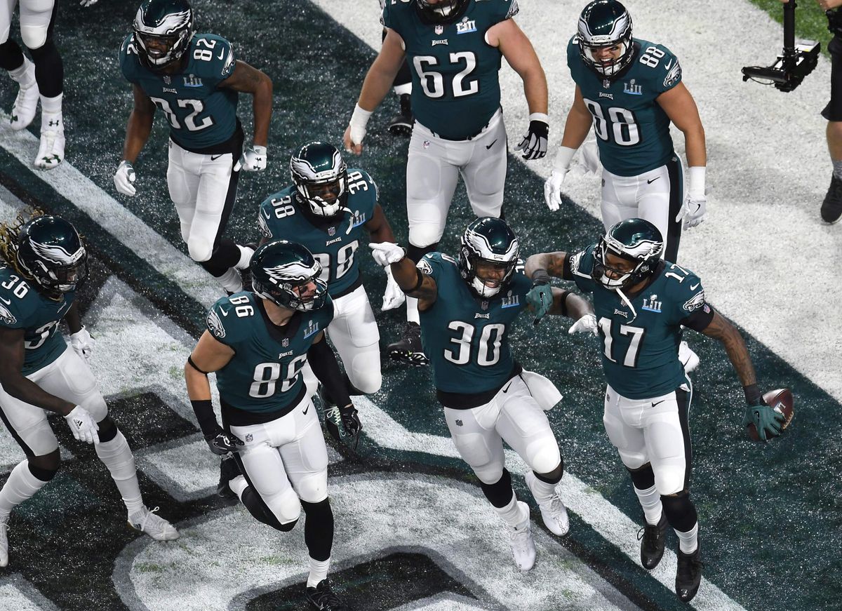 Philadelphia Eagles winnen gruwelijk spannende Super Bowl (video's)