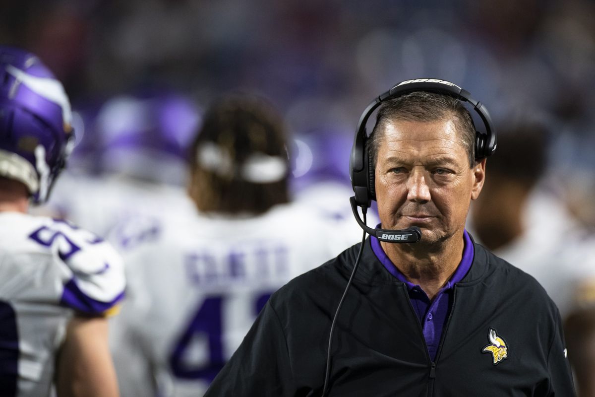 Minnesota Vikings ontslaat assistent-coach omdat hij coronavaccin weigert