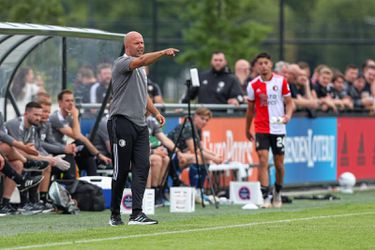 Feyenoord-trainer Slot wil een centrale verdediger en een aanvaller