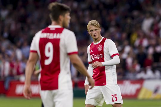 Ajax-trainer Keizer probeert het met Huntelaar en Dolberg in de spits