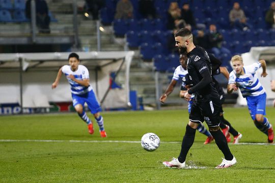 Rai Vloet zegt sorry tegen Heracles-fans na gemiste panenka: 'Had moeten schieten'