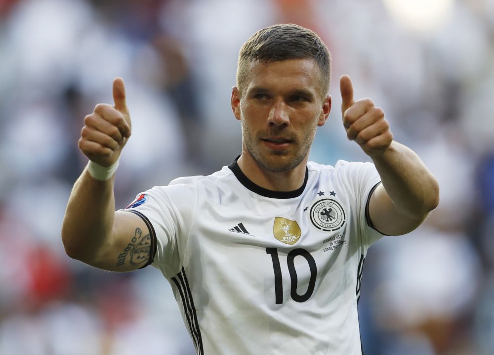 'Ook Podolski zwicht voor het Chinese geld en aast op transfer'