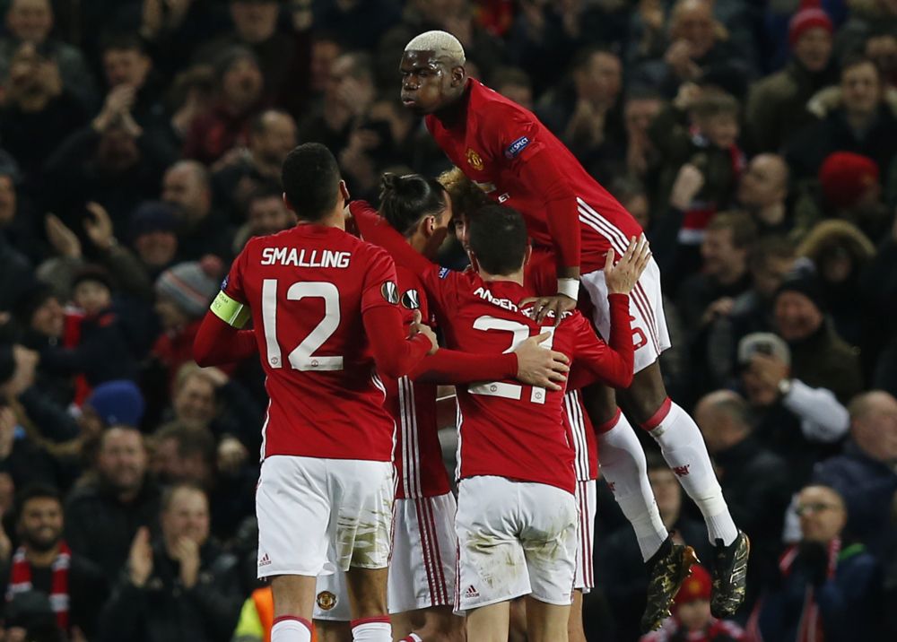 Overzicht EL: hattrick Zlatan in broederstrijd Pogba; Roma haalt uit