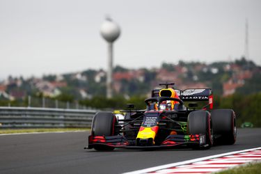 Max Verstappen spint tijdens eerste vrije training op Hungaroring (video)