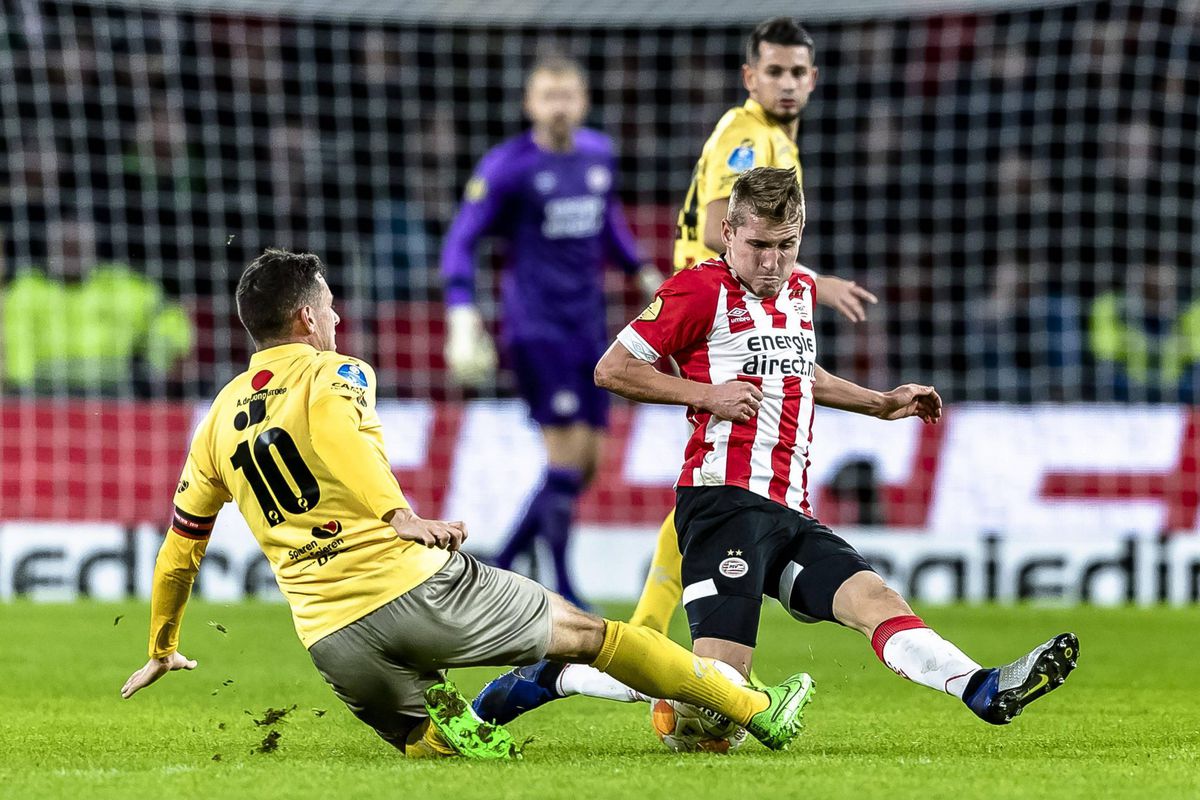 Van Bommel enorm blij met Sadilek: 'Hij snapt het voetbal'